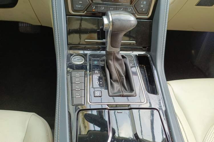 Used Zotye Domy X7 2017 Upgraded Edition 1.8T DCT Huashan Model Gear Lever