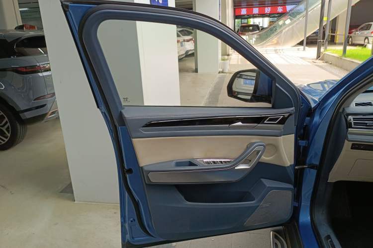 Used Zotye Domy X7 2017 Upgraded Edition 1.8T DCT Huashan Model Left Front Door Interior