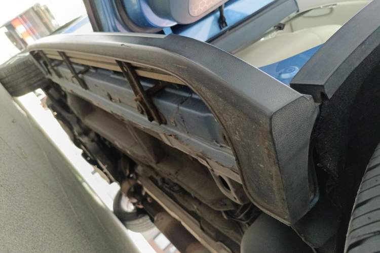 Used Zotye Domy X7 2017 Upgraded Edition 1.8T DCT Huashan Model Left Side Sill
