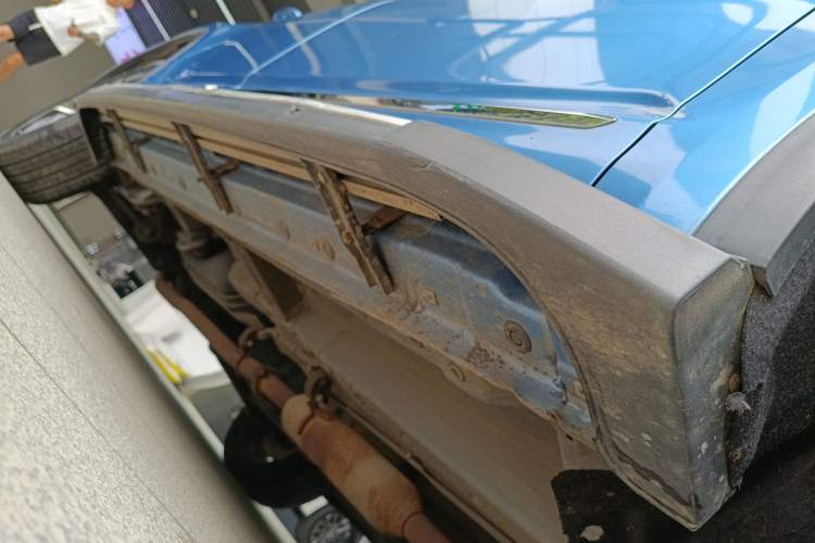 Used Zotye Domy X7 2017 Upgraded Edition 1.8T DCT Huashan Model Right Side Sill