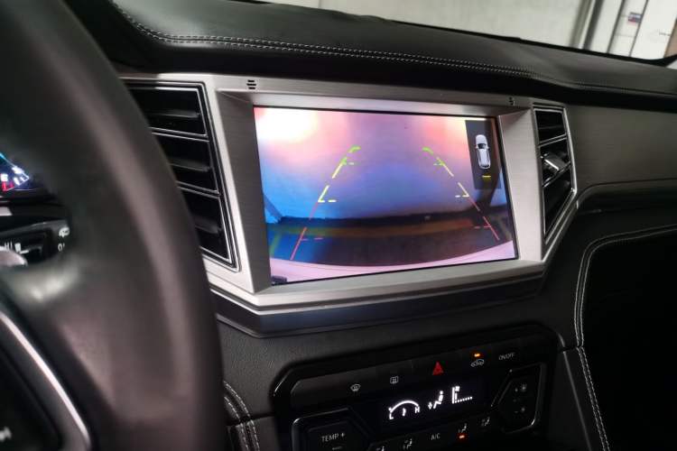 Used Zotye Domy X7 2018 2.0T Automatic Prestige Edition Audio And AC Panel