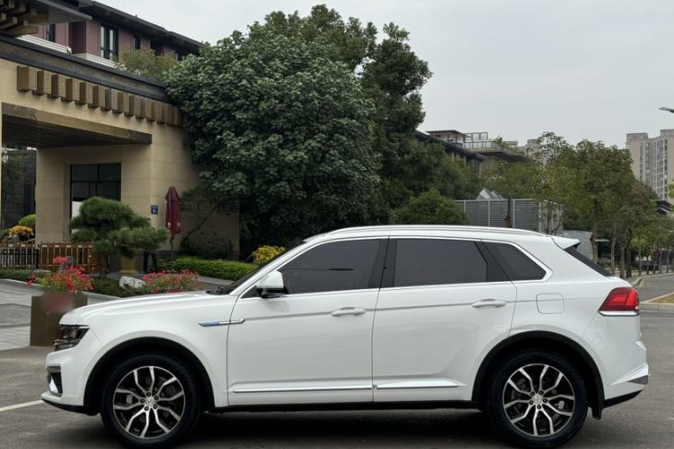 Used Zotye Domy X7 2018 2.0T Automatic Prestige Edition Exterior 3