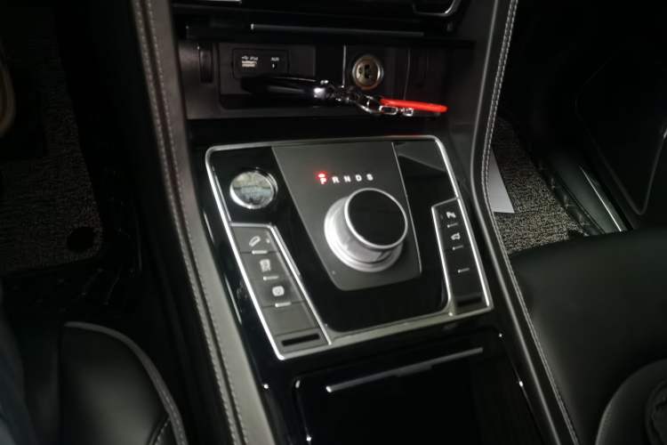 Used Zotye Domy X7 2018 2.0T Automatic Prestige Edition Gear Lever