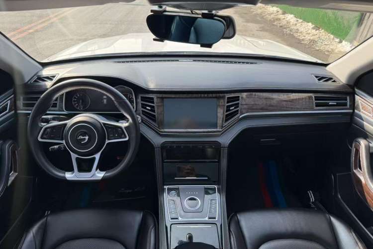 Used Zotye Domy X7 2017 2.0T DCT Ultimate Edition Interior 1