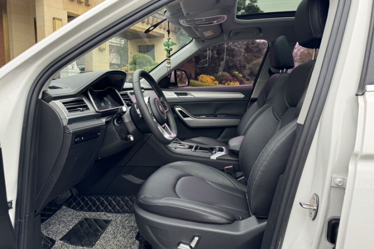Used Zotye Domy X7 2018 2.0T Automatic Prestige Edition Interior 4
