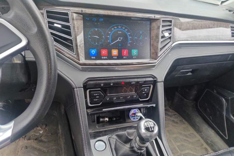 Used Zotye Domy X7 2017 1.5T Manual Luxury Model Audio And AC Panel