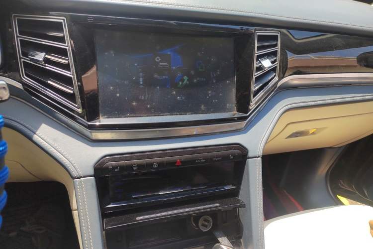 Used Zotye Domy X7 2017 2.0T DCT Ultimate Edition Audio And AC Panel
