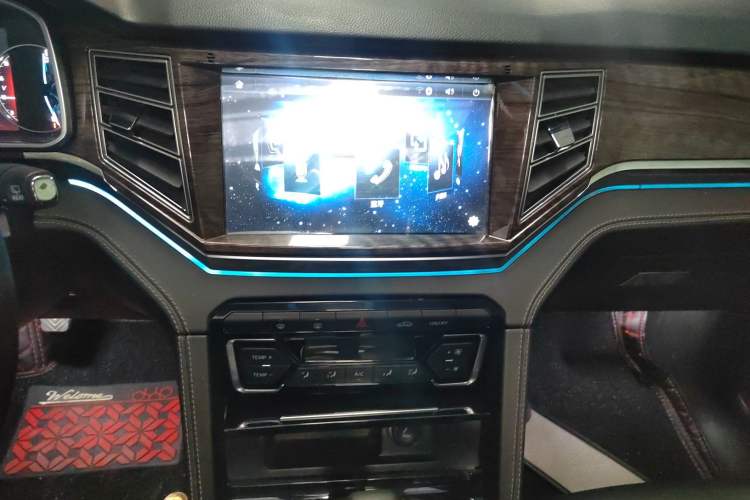 Used Zotye Domy X7 2017 1.8T Manual Luxury Model Audio And AC Panel