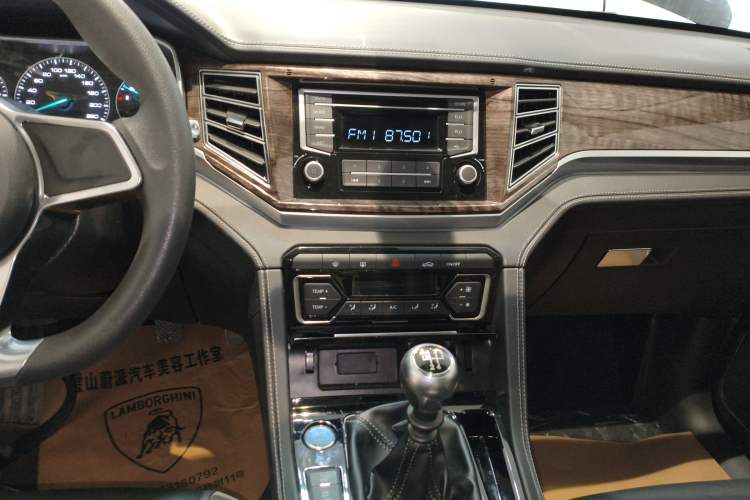 Used Zotye Domy X7 2017 Upgraded Edition 1.5T Manual Lushan Model Audio And AC Panel