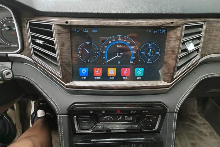 Used Zotye Domy X7 2017 1.5T Manual Luxury Model Audio And AC Panel