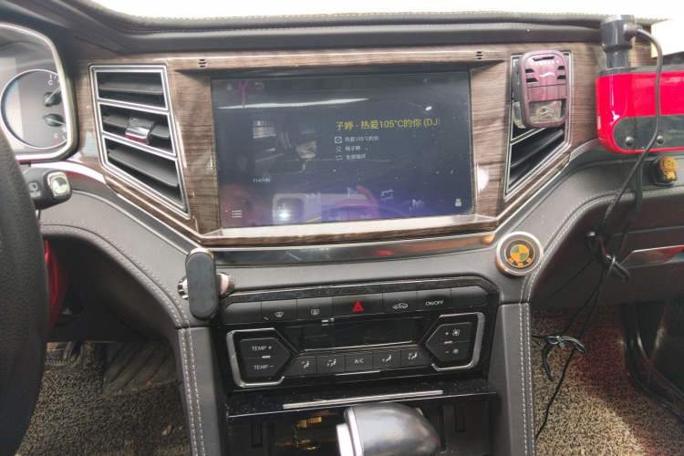 Used Zotye Domy X7 2017 Upgraded Edition 1.8T DCT Huashan Model Audio And AC Panel