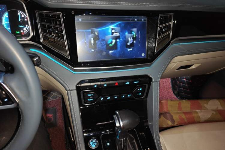 Used Zotye Domy X7 2017 1.8T DCT Prestige Model Audio And AC Panel