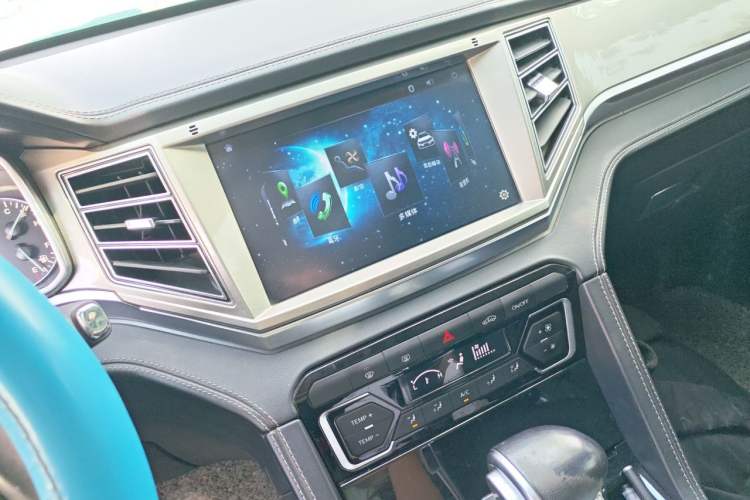 Used Zotye Domy X7 2017 Upgraded Edition 1.8T DCT Huashan Model Audio And AC Panel