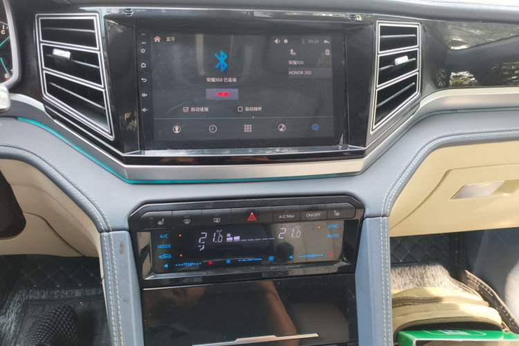 Used Zotye Domy X7 2017 Top-Grade Model 2.0T DCT Tianshan Version Audio And AC Panel