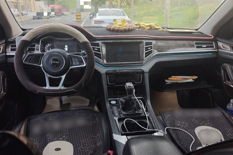 Used Zotye Domy X7 2017 1.8T Manual Luxury Model Center Console