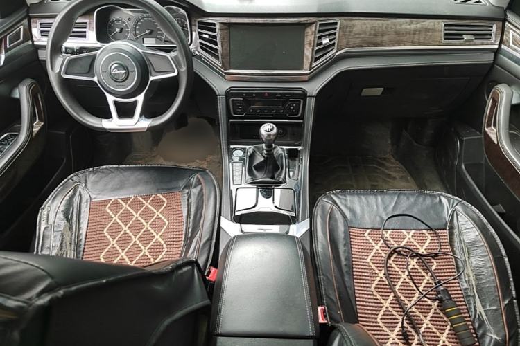 Used Zotye Domy X7 2017 1.5T Manual Luxury Model Center Console