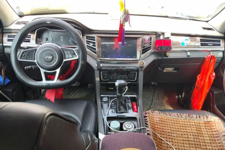 Used Zotye Domy X7 2017 Upgraded Edition 1.8T DCT Huashan Model Center Console