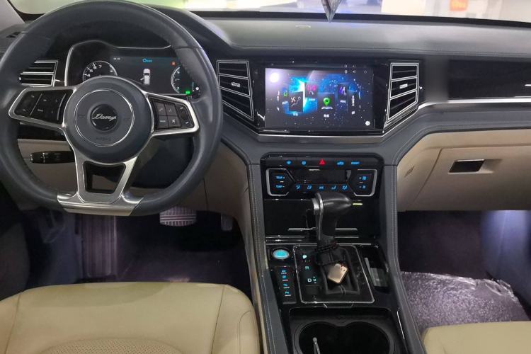 Used Zotye Domy X7 2017 1.8T DCT Prestige Model Center Console
