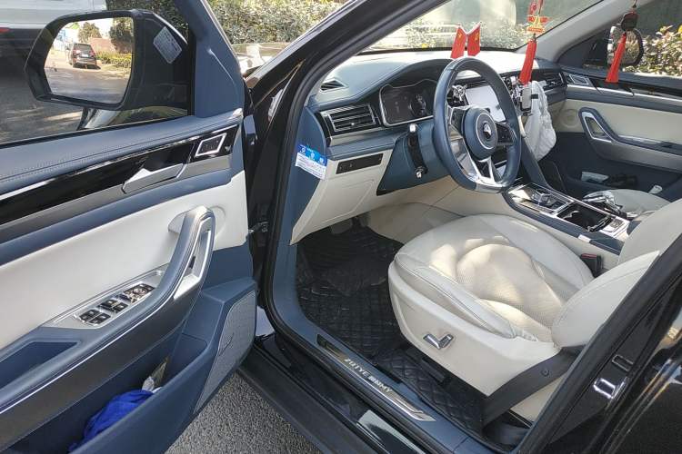 Used Zotye Domy X7 2017 Upgraded Edition 2.0T DCT Huangshan Model 7 Seats Driver Seat