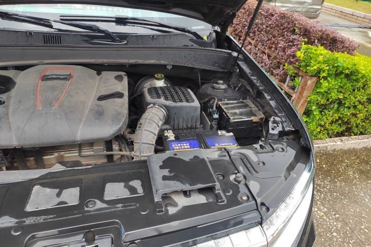 Used Zotye Domy X7 2017 2.0T DCT Ultimate Edition Engine Bay Left