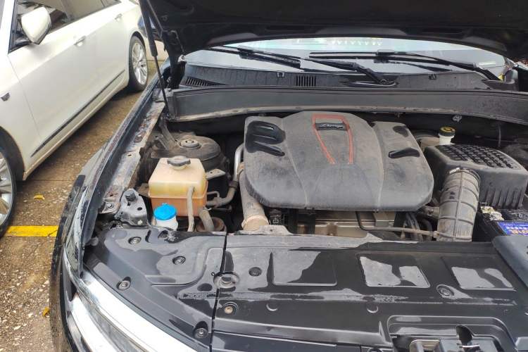 Used Zotye Domy X7 2017 2.0T DCT Ultimate Edition Engine Bay Right