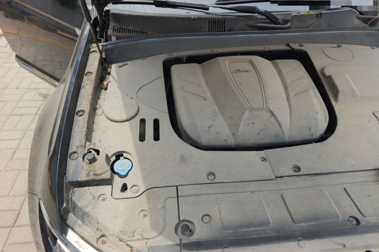 Used Zotye Domy X7 2017 Top-Grade Model 2.0T DCT Tianshan Version Engine Bay Right