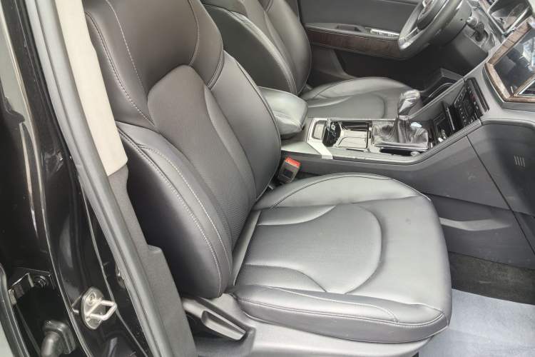 Used Zotye Domy X7 2017 1.8T Manual Luxury Model Exterior 4