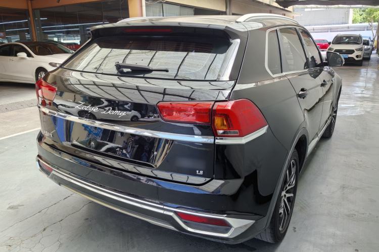 Used Zotye Domy X7 2017 1.8T Manual Luxury Model Exterior 9