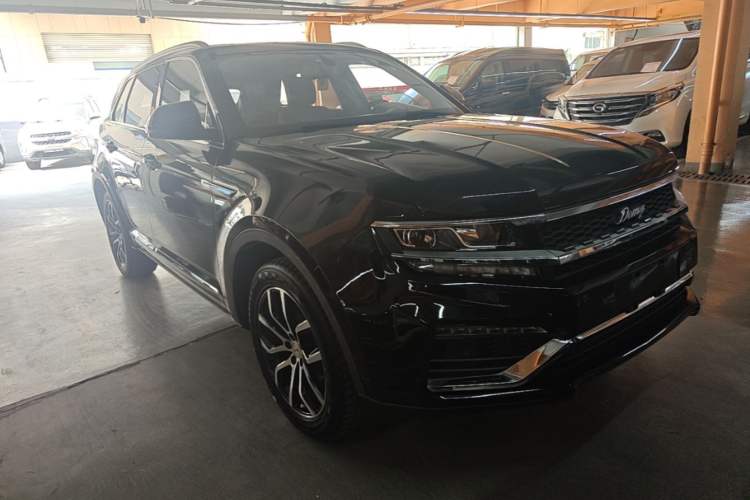 Used Zotye Domy X7 2017 1.8T Manual Luxury Model Front Right 45 Deg