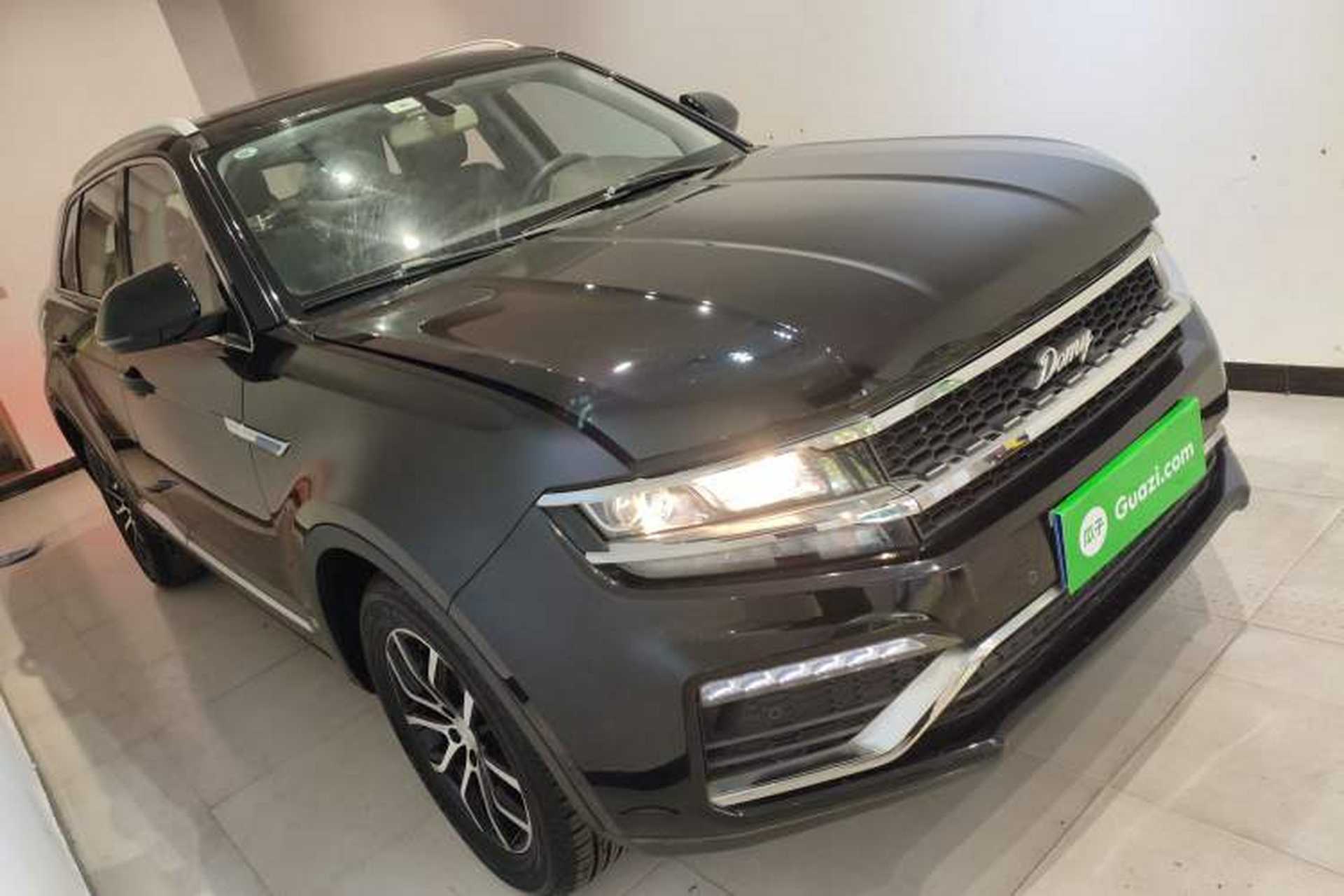 Used Zotye Domy X7 2017 Upgraded Edition 1.5T Manual Lushan Model Front Right 45 Deg