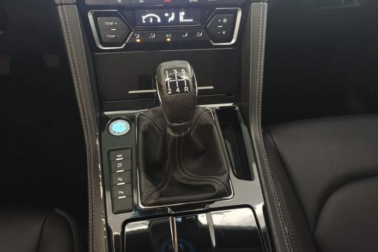 Used Zotye Domy X7 2017 1.8T Manual Luxury Model Gear Lever