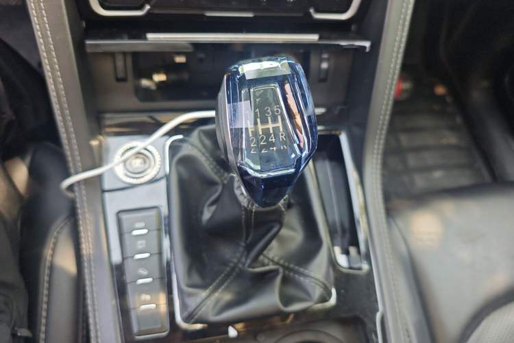 Used Zotye Domy X7 2017 1.8T Manual Luxury Model Gear Lever