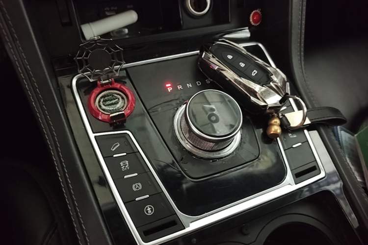 Used Zotye Domy X7 2017 Upgraded Edition 2.0T DCT Huangshan Model 7 Seats Gear Lever