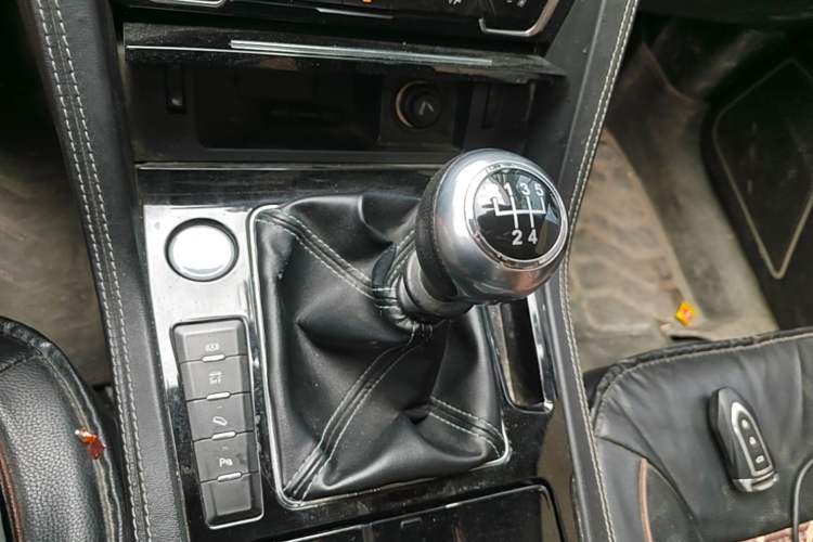 Used Zotye Domy X7 2017 1.5T Manual Luxury Model Gear Lever