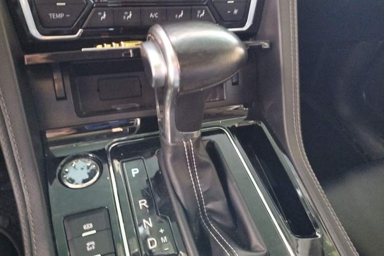 Used Zotye Domy X7 2017 1.8T DCT Luxury Model Gear Lever