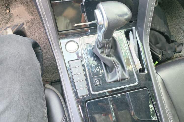 Used Zotye Domy X7 2017 Upgraded Edition 1.8T DCT Huashan Model Gear Lever