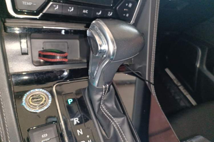 Used Zotye Domy X7 2017 1.8T DCT Luxury Model Gear Lever