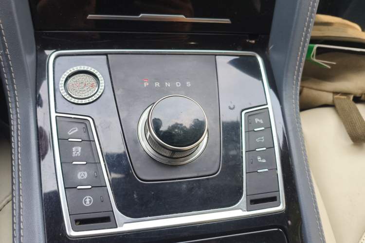 Used Zotye Domy X7 2017 Top-Grade Model 2.0T DCT Tianshan Version Gear Lever