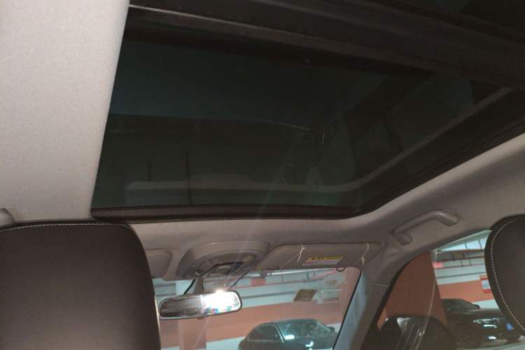 Used Zotye Domy X7 2017 1.8T Manual Luxury Model Headliner