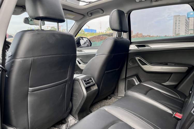 Used Zotye Domy X7 2017 2.0T DCT Ultimate Edition Interior 4