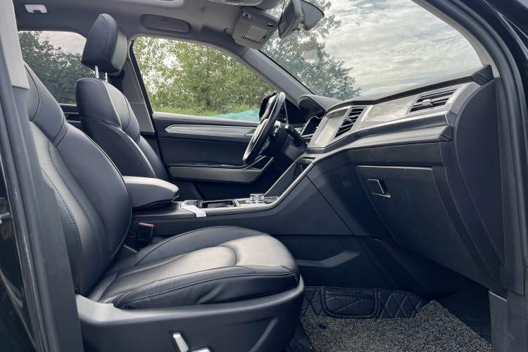 Used Zotye Domy X7 2017 2.0T DCT Ultimate Edition Interior 7