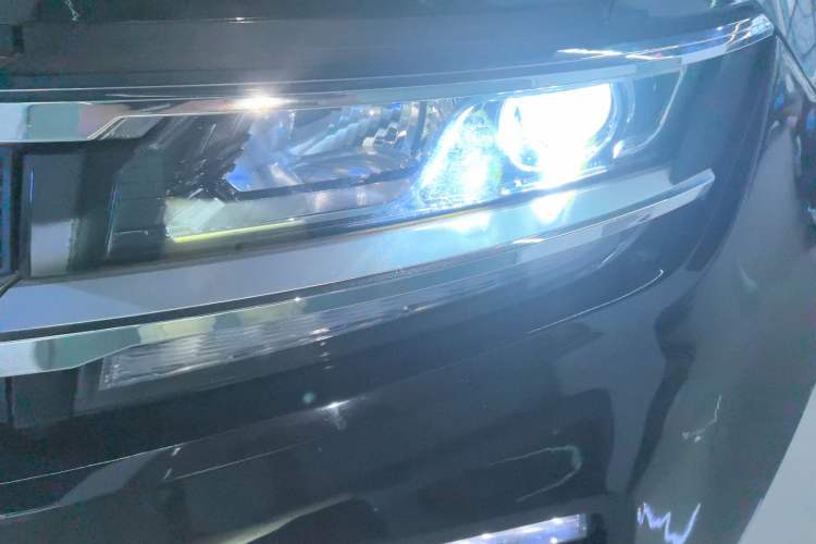 Used Zotye Domy X7 2017 1.8T DCT Prestige Model Left Front Headlight