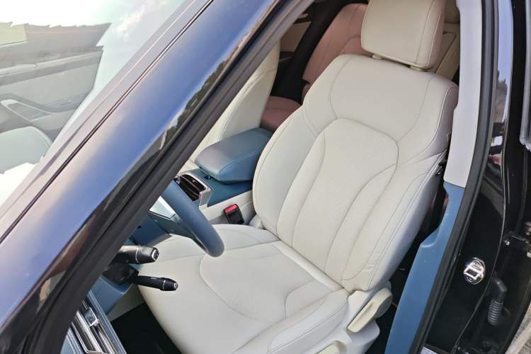 Used Zotye Domy X7 2017 1.8T DCT Prestige Model Left Front Seat