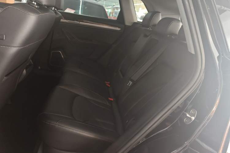 Used Zotye Domy X7 2017 1.8T Manual Luxury Model Left Rear Seat