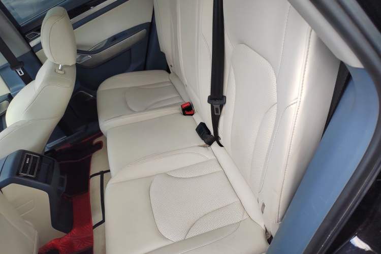 Used Zotye Domy X7 2017 2.0T DCT Ultimate Edition Left Rear Seat