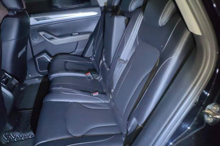 Used Zotye Domy X7 2017 Upgraded Edition 2.0T DCT Huangshan Model 7 Seats Left Rear Seat
