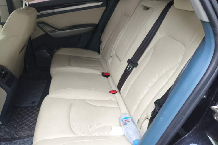 Used Zotye Domy X7 2017 Top-Grade Model 2.0T DCT Tianshan Version Left Rear Seat