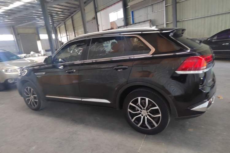 Used Zotye Domy X7 2017 1.8T Manual Luxury Model Left Side