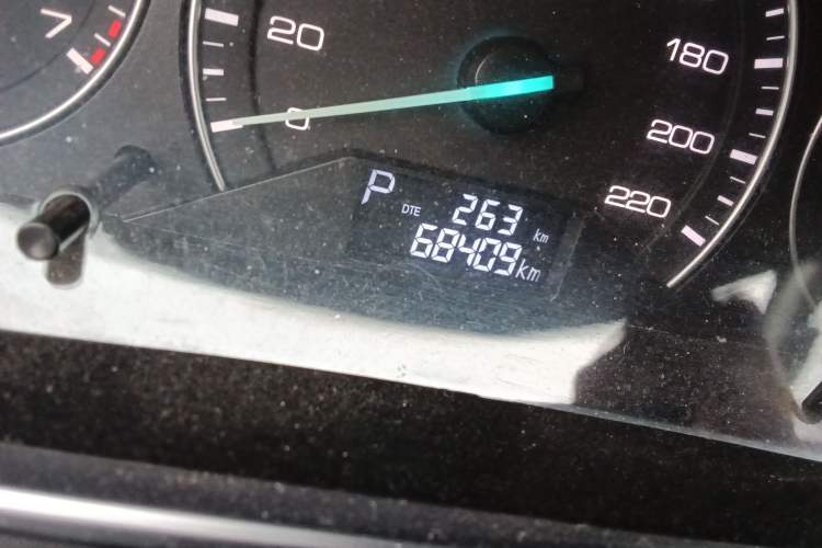 Used Zotye Domy X7 2017 1.8T DCT Luxury Model Odometer Close Up