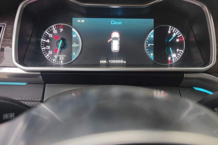 Used Zotye Domy X7 2017 1.8T Manual Luxury Model Odometer Close Up